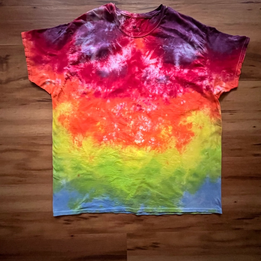 Men's Rainbow Tie-Dye Short Sleeve Tee - Multicolor